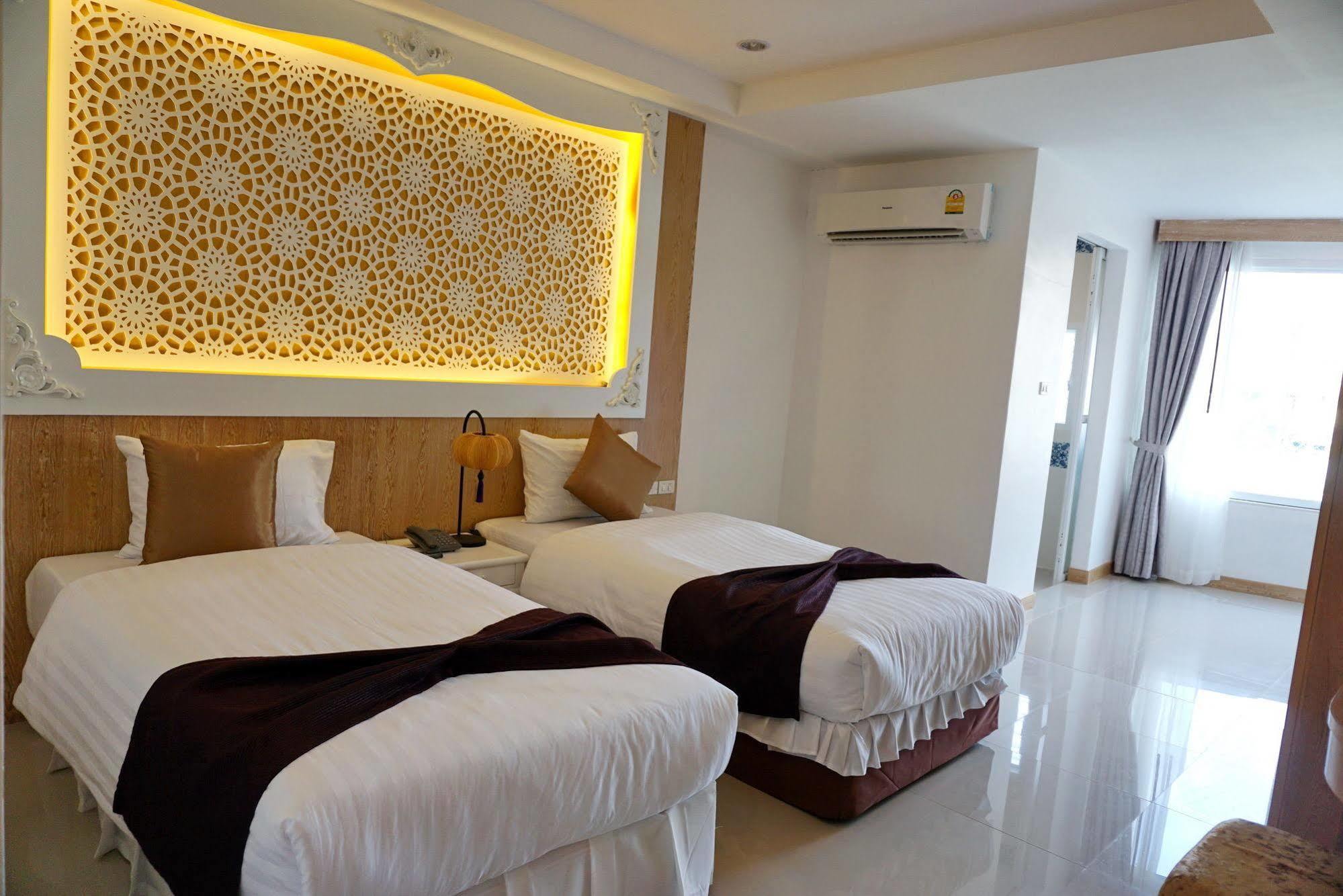 Hotel Triple Three Patong Zewnętrze zdjęcie