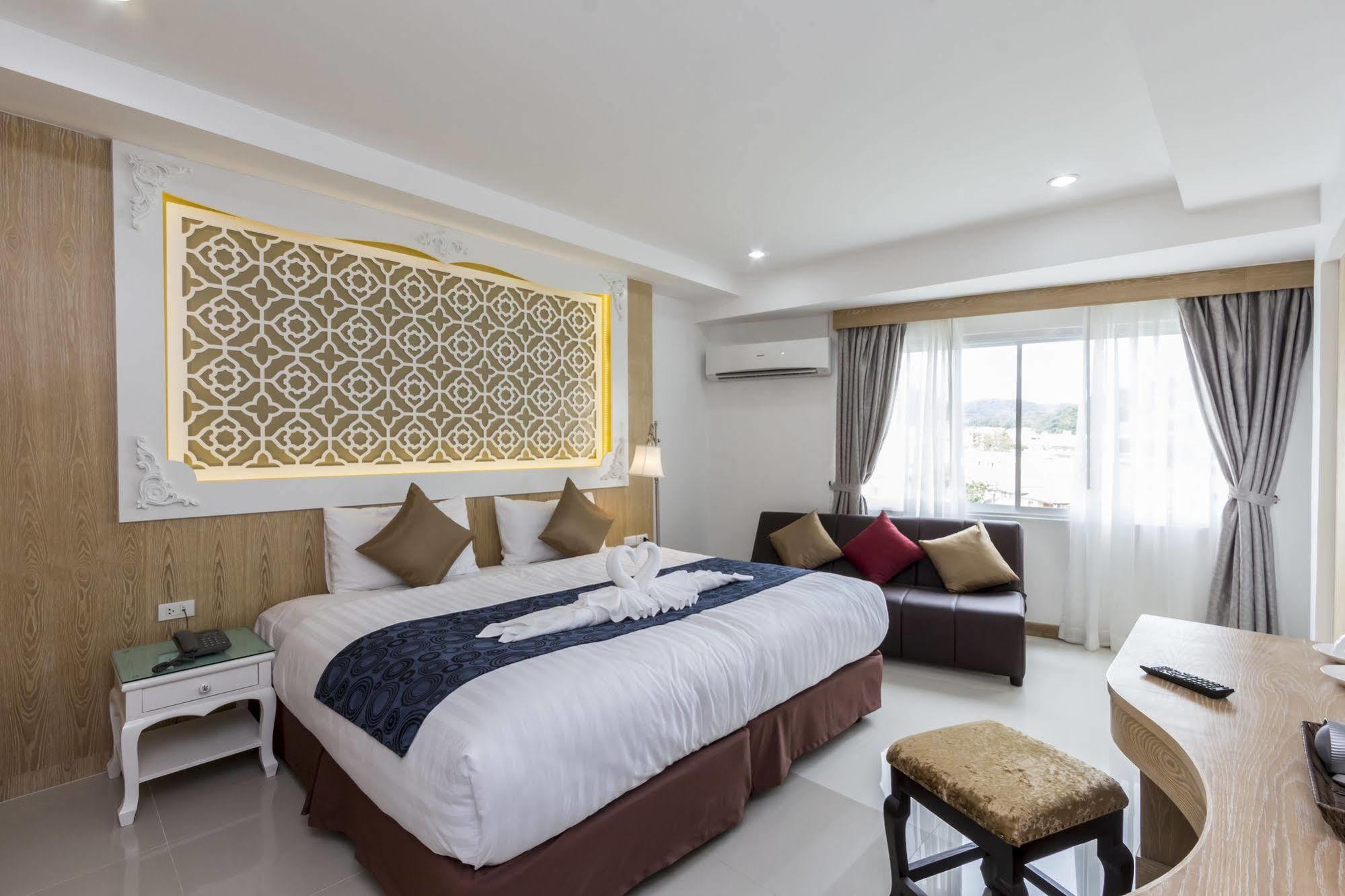 Hotel Triple Three Patong Zewnętrze zdjęcie