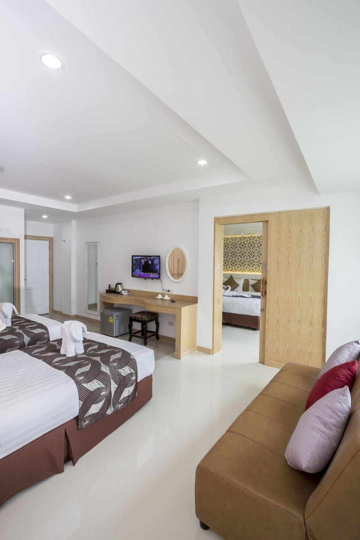 Hotel Triple Three Patong Zewnętrze zdjęcie